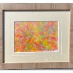 絵を飾る高さは？ ― 目安は「中心が床から145cm」。ソファの上や座って過ごす部屋では
